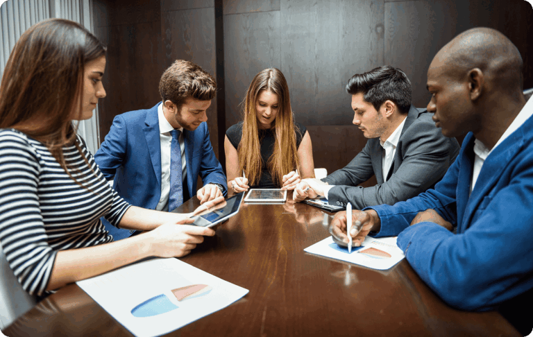 businesspeople-working-office